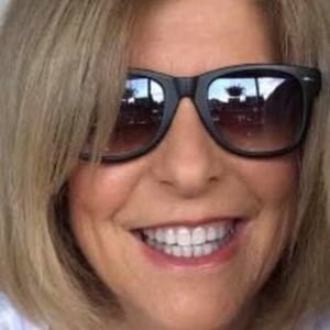 Meet your Posher, Lora